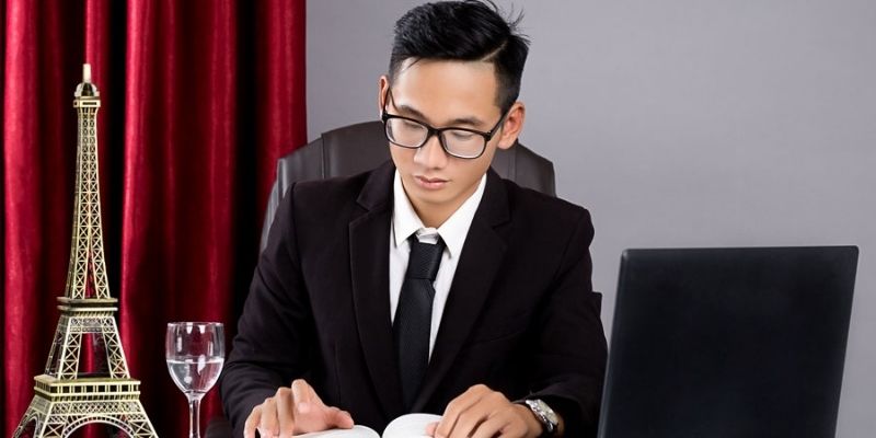 Hành trình sự nghiệp của tác giả Vương Hoàng Hành trình sự nghiệp của tác giả Vương Hoàng