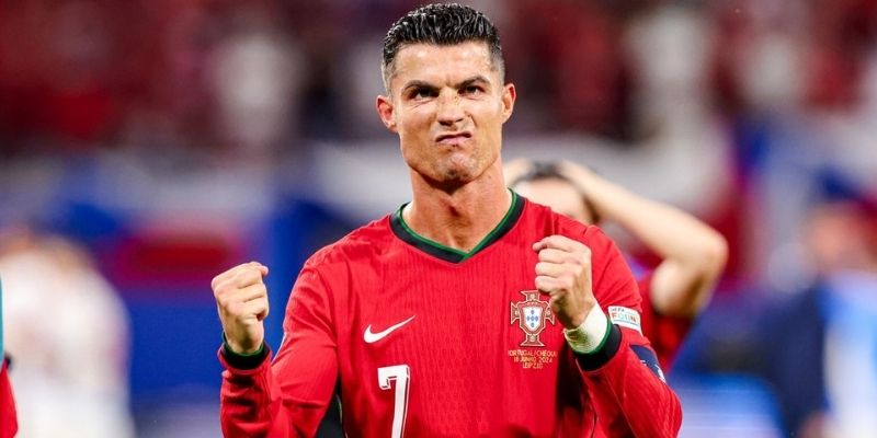 Sự nghiệp huy hoàng của Cristiano Ronaldo Sự nghiệp huy hoàng của Cristiano Ronaldo